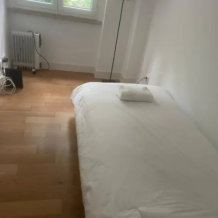 Charming 2 Bedroom Next To Jardim Da Estrela, Lisbon