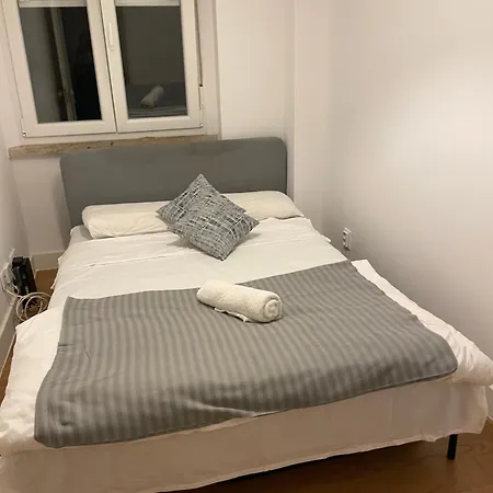 Apartment Charming 2 Bedroom Next To Jardim Da Estrela, Lisbon