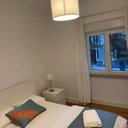 Charming 2 Bedroom Next To Jardim Da Estrela,