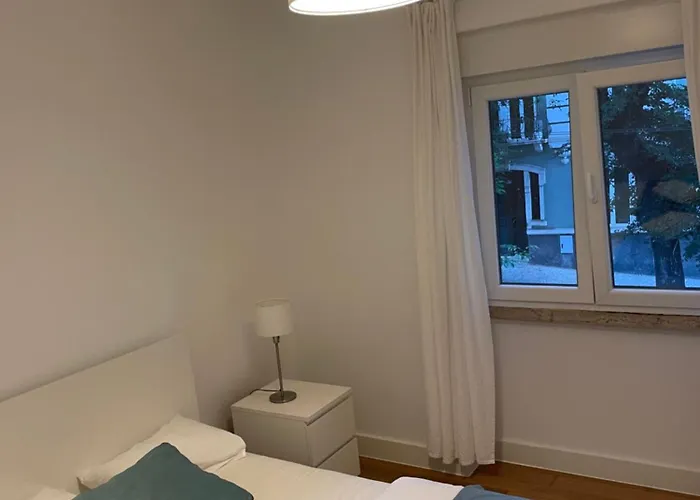 Charming 2 Bedroom Next To Jardim Da Estrela,